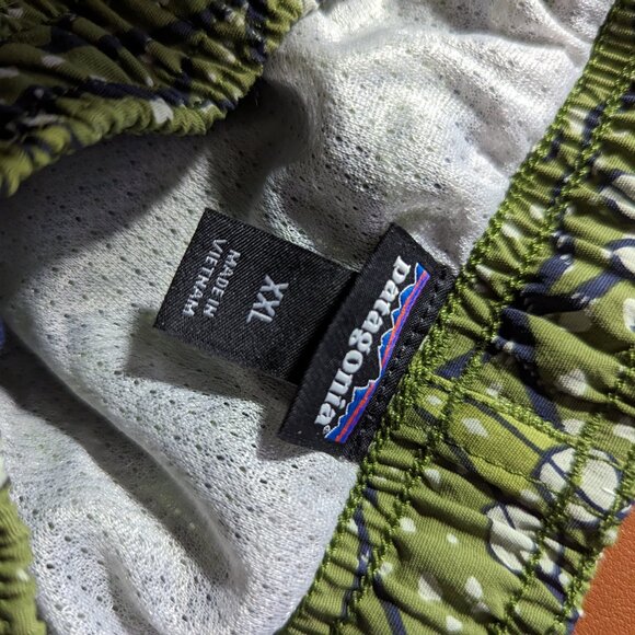 Patagonia Baggies Lined Shorts Boys Size XXL (16-18) Pockets Green Fish Print - Picture 4 of 5